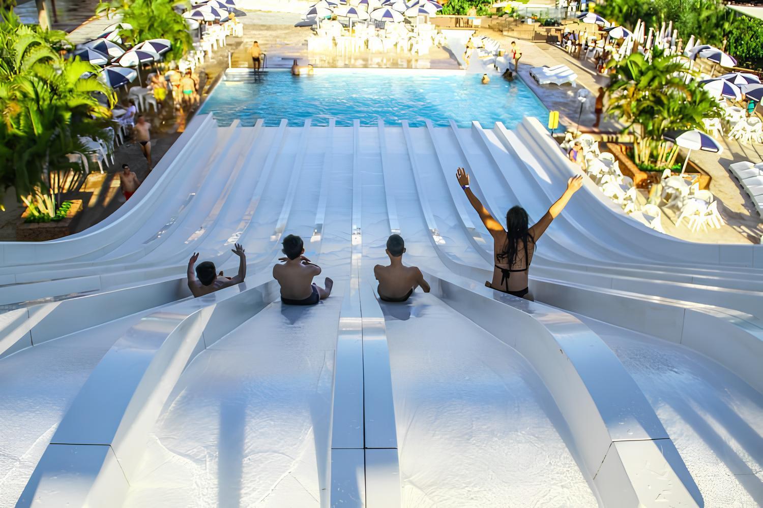 Spazzio Diroma Acesso Acqua Park Gratuito --- Aparthotel Caldas Novas